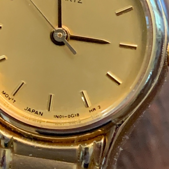 Seiko Nice Small Gold Color Round Dress Watch - Picture 4 of 8